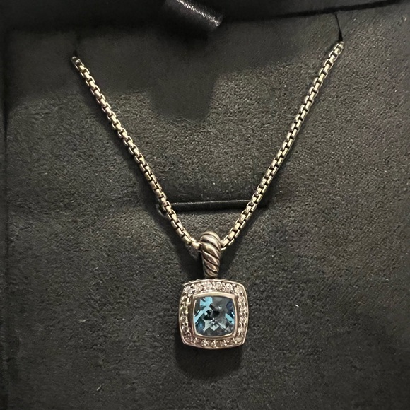 David Yurman Petite Albion® Pendant Necklace - Picture 1 of 3